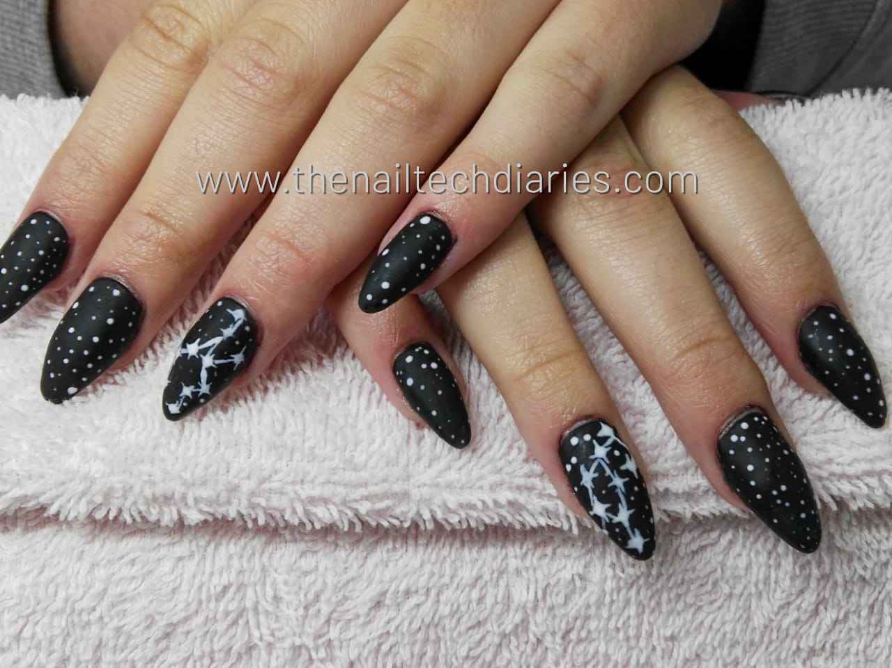 Picture and Nail Design by •• @alexanails07 •• Follow @alexanails07 for  more gorgeous nail art desig… | Nail jewels, Nails design with rhinestones,  Gorgeous nails